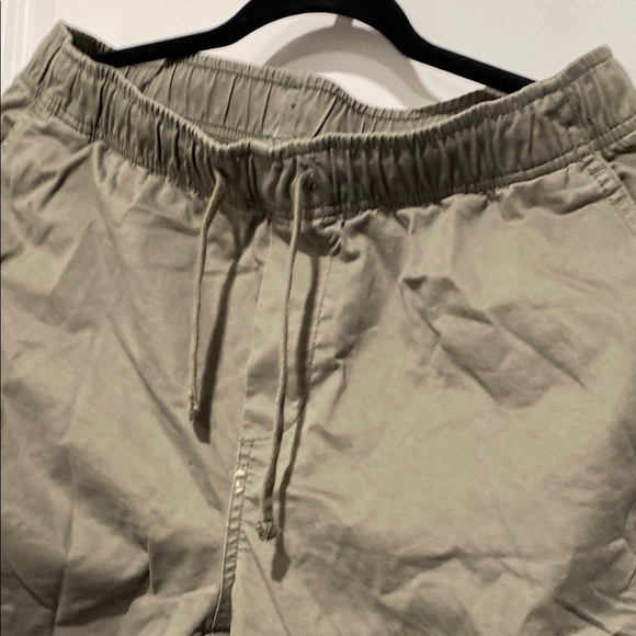 Men's Olive Cargo Pants - Picture 3 of 7